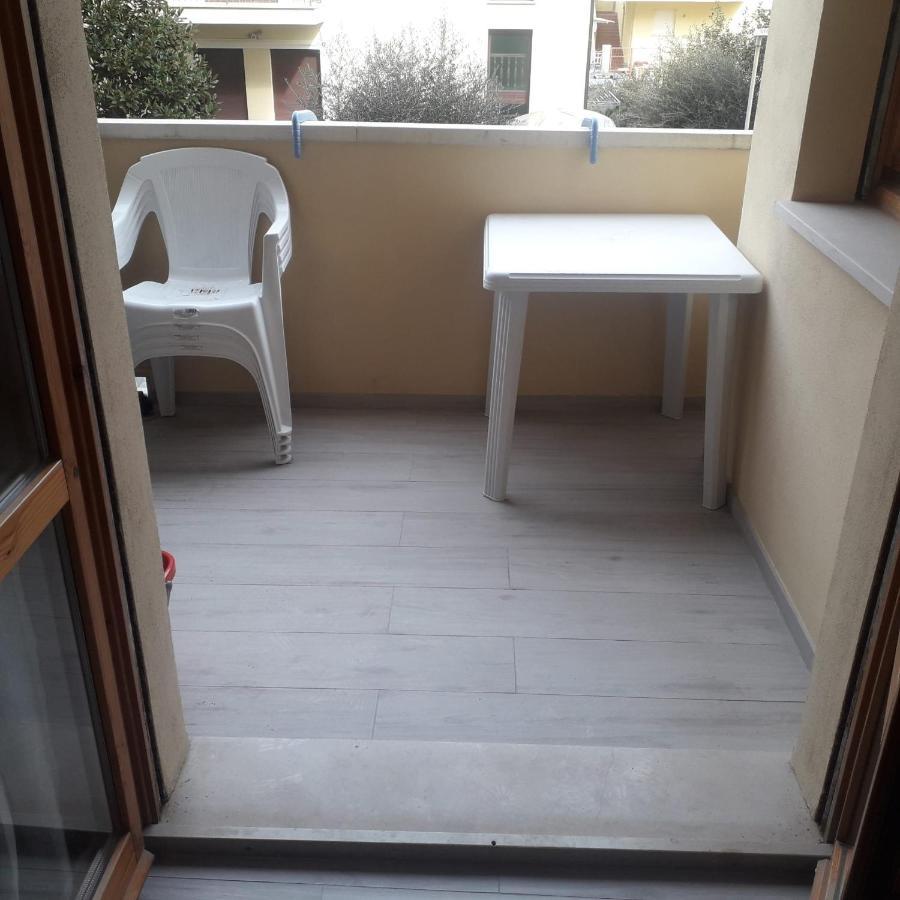 Ad Un Passo Dal Mare Lägenhet Porto SantʼElpidio Exteriör bild